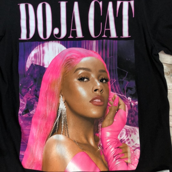 Hot Topic “Doja Cat” graphic 100%cotton, short sleeve t-shirt -size M - Picture 2 of 6